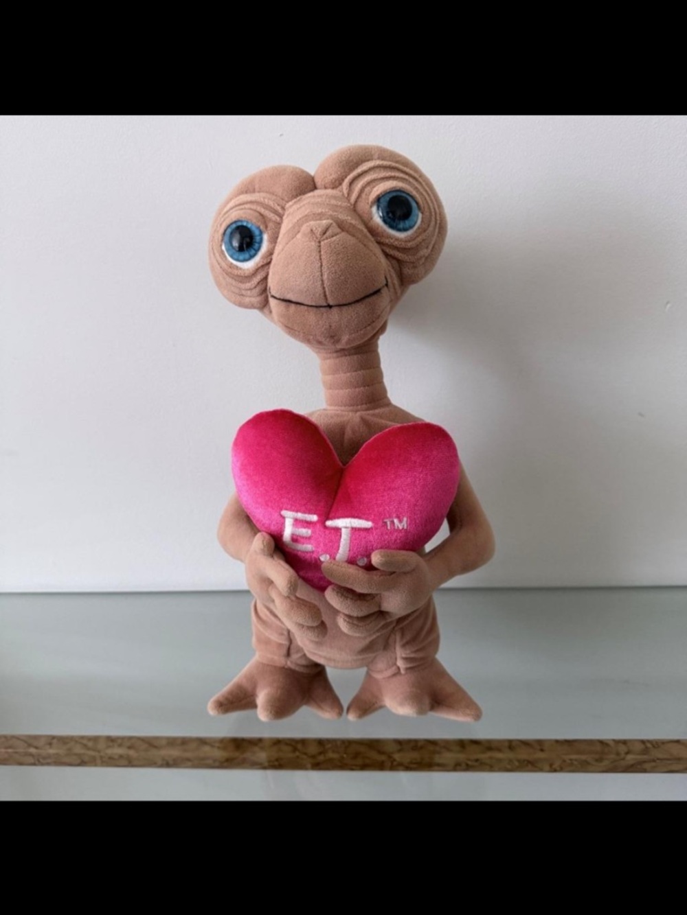 Universal Studios E.T. Extra-Terrestrial 15" Plush Doll Holding Pink Heart